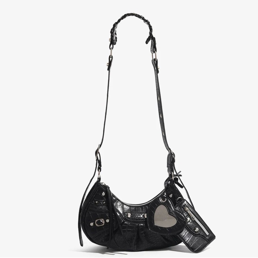 ❤️SOLD❤️NEW without tags  DESIGNER inspired black and silver purse